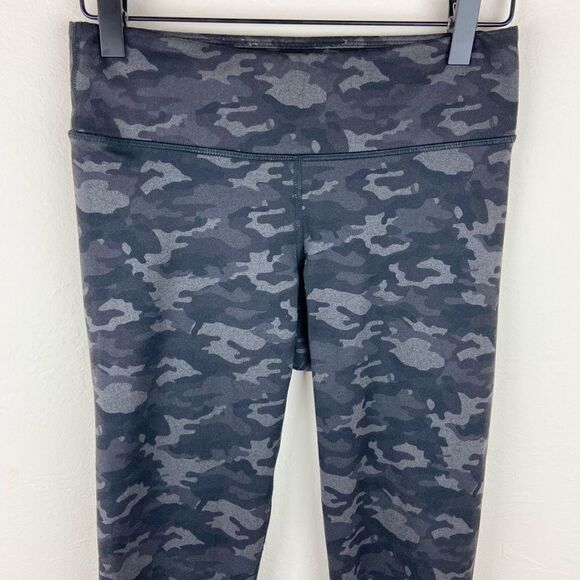 Fabletics Mid-Rise Charcoal Camo Powerhold Leggings - Picture 4 of 7
